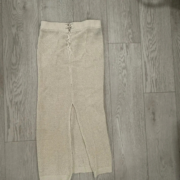 FOREVER 21 crochet skirt S - Picture 7 of 8